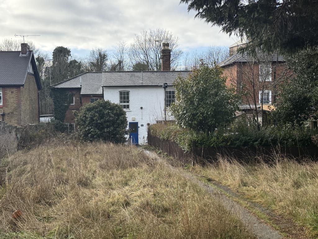 Lot: 111 - SUBSTANTIAL PERIOD PROPERTY ARRANGED AS FOUR FLATS ON A LARGE PLOT WITH REAR FRONTAGE FOR REFURBISHMENT AND WITH POTENTIAL - View of Rear Garden of Period House Arranged as Four Flats